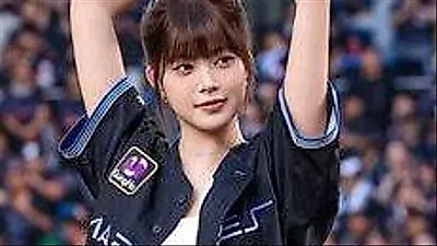 Le Sserafim's Eunchae becomes 'Victory Fairy' with ceremonial pitch in Japan