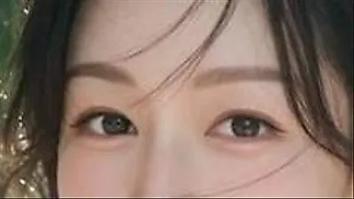 Han Yeong transforms with AI profile, humorously notes 'it's all retouched'