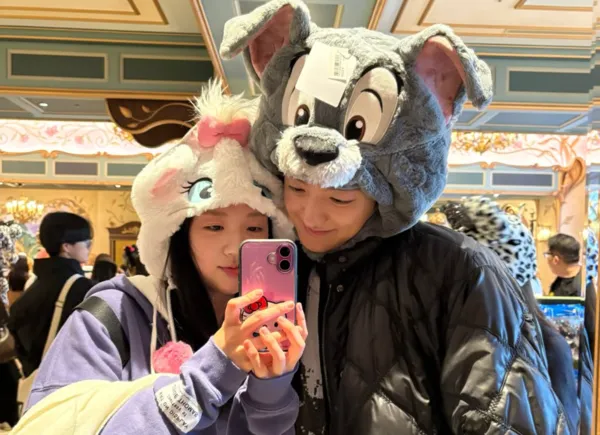 チ・イェウン♥バタ、深夜までお酒なしでバドミントンに熱中