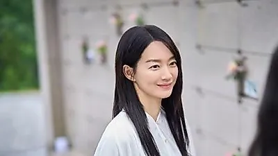 シン・ミナ、映画『瞳』で1人2役！スリラー女王への挑戦