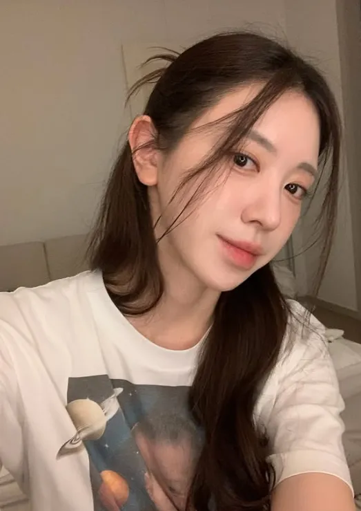 YouTuber Yoo Hye-ju Faces Deep Sorrow Following Father's Passing Just Days After Giving Birth