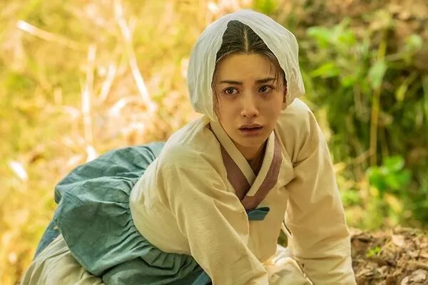 Nana responds to 'scandal' criticism: "If my appearance made you uncomfortable, it is my fault"