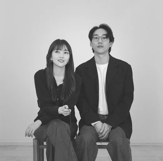 Kim Yoon-joo (Oksang Dalbit) tiết lộ cuộc sống hôn nhân hạnh phúc: "Kwon Jung-yeol (10CM) luôn tặng hoa hướng dương và thư tay mỗi dịp kỷ niệm"