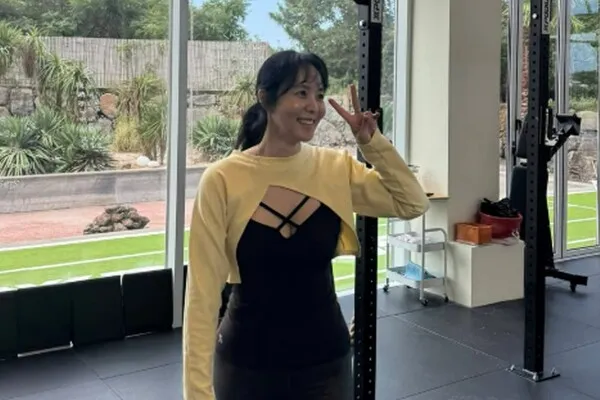 パク・ジユン、離婚後に見せた明るい笑顔と輝く美貌の秘訣は「減量」