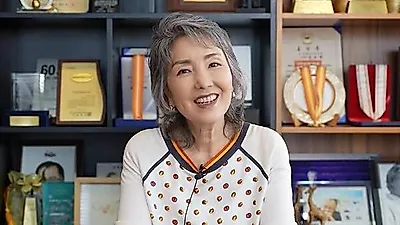 演员Lee Hwi Hyang为演好角色，65岁时入住养老院