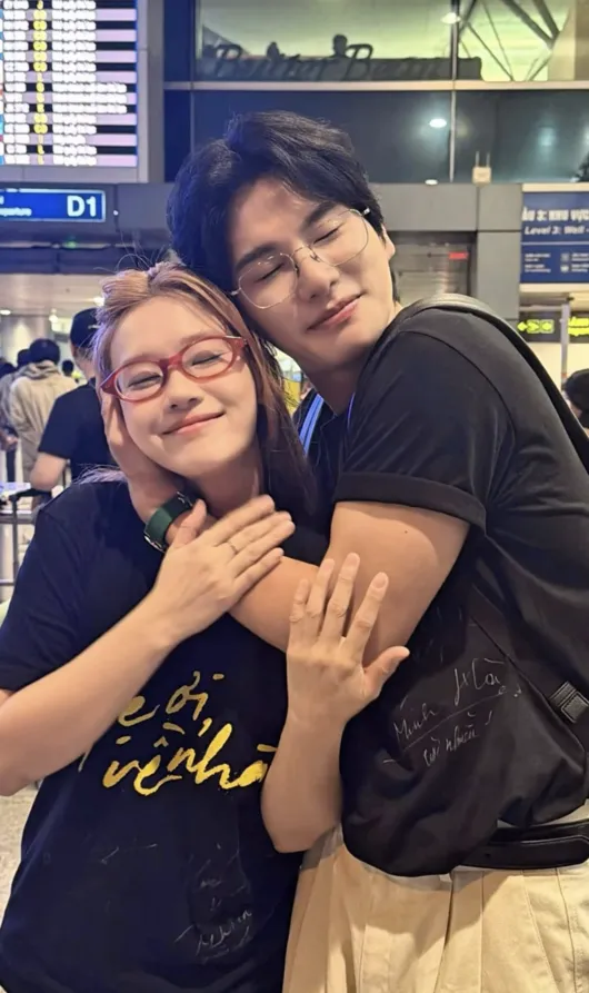 Lee Yi-kyung xuất hiện ngọt ngào bên nữ diễn viên Việt Nam sau những tranh cãi