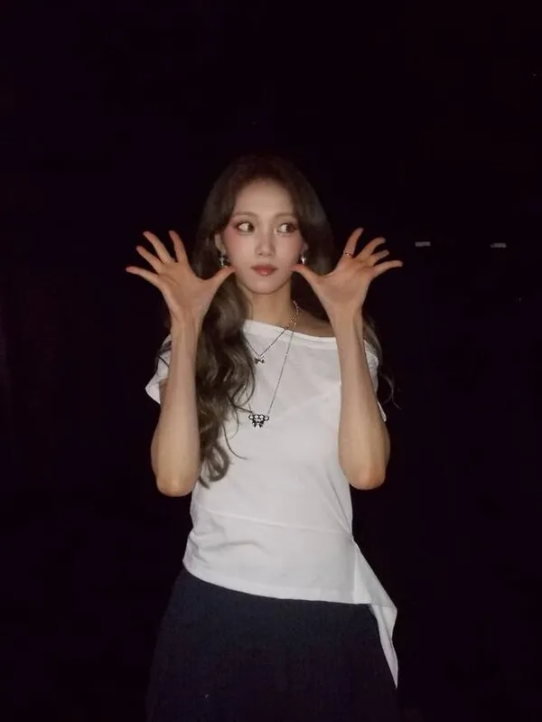 Lee Sung-kyung, 175cm and 50kg: Is She a Doll? Her Increasingly Fragile Silhouette