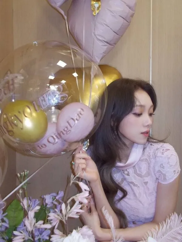 Lee Sung-kyung, 175cm and 50kg: Is She a Doll? Her Increasingly Slender Silhouette