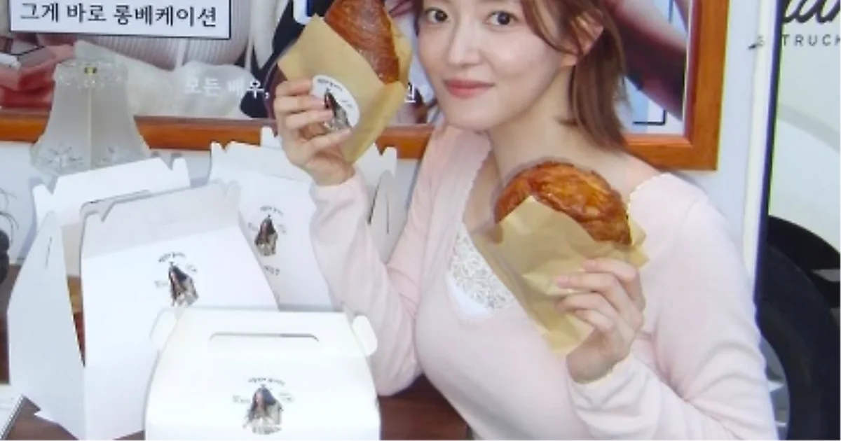 Lee Se-young khoe nhan sắc thanh khiết khi 'mê bánh mì', fan đùa: 'Ăn hết bánh thì bao gi…