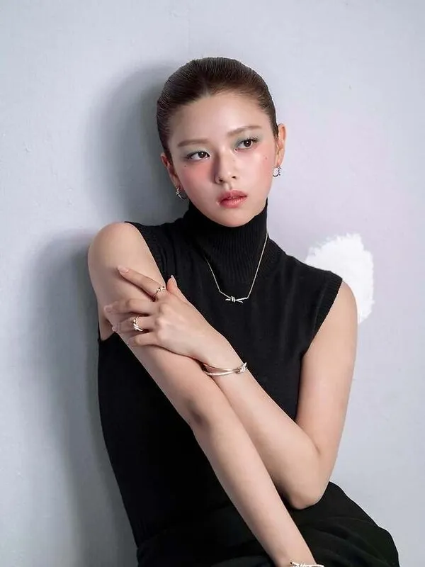 TWICE's Jeongyeon to Leave JYP, Joining Gong Seung-yeon at New Agency: 'A Complete Transformation'