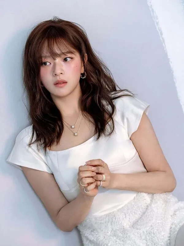 TWICE's Jeongyeon to Leave JYP, Joining Gong Seung-yeon at New Agency: 'A Complete Transformation'