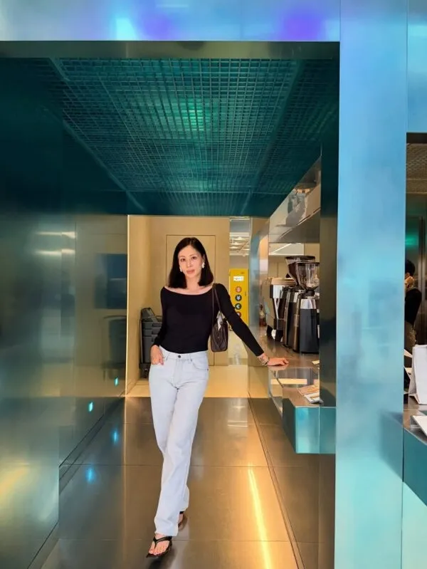 Go So-young, 54, Shows Off the Timeless Daily Life of an Original Goddess