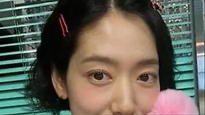 チェ・テジュンの妻パク・シネ、ペ・ヨンジュン夫妻との旅行後に音楽で胎教