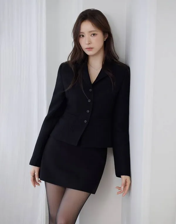 Shin Se-kyung khoác lên mình phong cách mùa thu đầy thanh lịch: "Vẻ đẹp thuần khiết càng thêm sâu lắng"