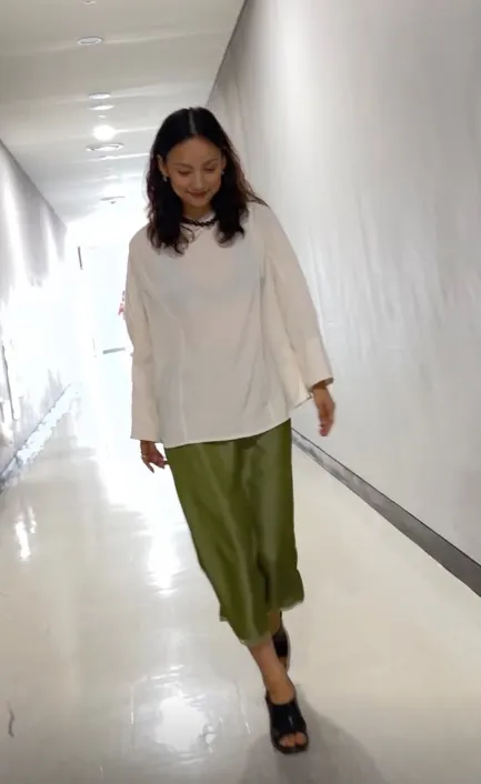 Lee Hyori tỏa sáng với thần thái biến hành lang thành sàn runway
