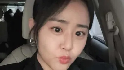 Moon Geun-young reveals sharp, slim beauty at Director's Cut Awards