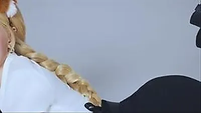 Oh Yu-jin transforms into a blonde fox for new single 'Fox, What Are You Doing?'