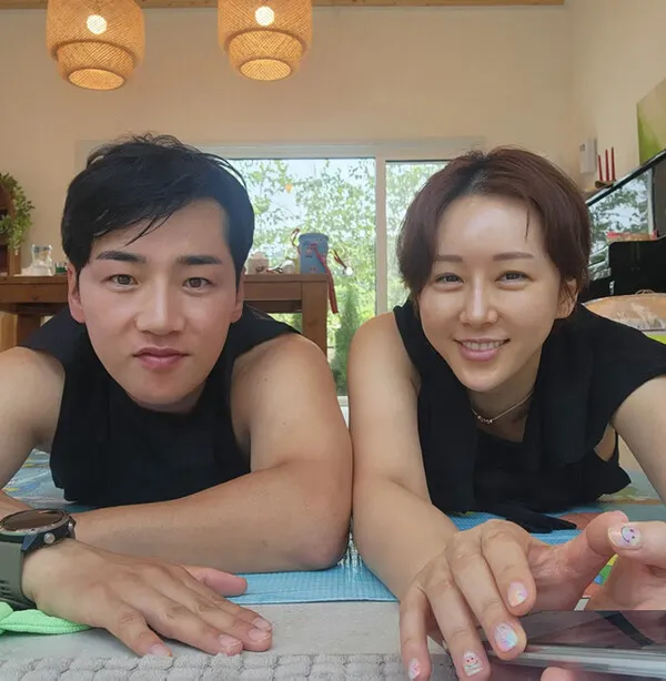 Han Young và Park Gun sở hữu ngôi nhà thứ hai rộng 439 pyeong tại Goesan: 'Chọn container thay vì túi xách hàng hiệu'