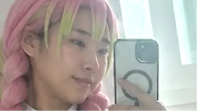 Lee Se-young mặc cosplay táo bạo bất chấp tranh cãi về mức độ hở hang