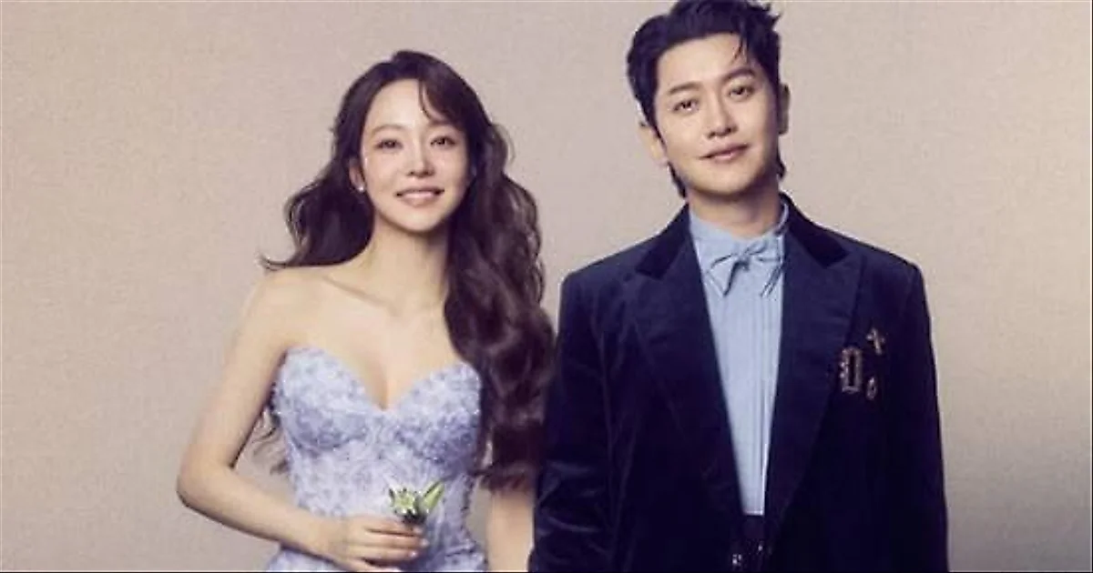 ノエル・カン・ギュンソンと女優ユ・ハジン、結婚を前にウェディングフォト公開「彼女は黎明の瞳」