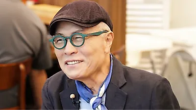 ホ・ヨンマン、転倒で集中治療室へ。病床でも綴り続ける50余冊の漫画日記