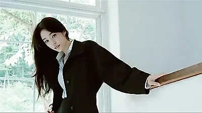 Roh Yoon-seo showcases autumnal allure for LESHOP BLANC