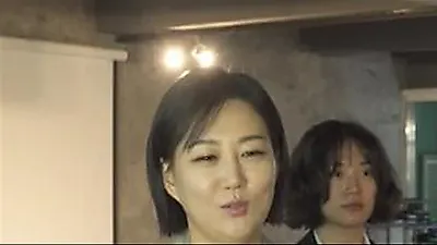 Jang Yoon-jeong Reveals Morning Routine: Packing Lunch Boxes for Children Attending 700 Million Won School