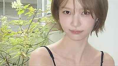Lim Hyun-ju transforms with chic new short haircut