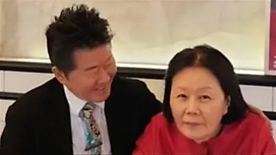 Tae Jin-ah 守护患痴呆症妻子 Okgyeong-i 七年：“若非我，还能是谁”