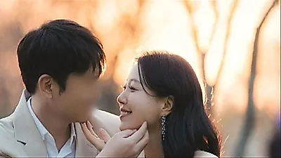 Comedian Park Eun Young to Marry Non-Celebrity Businessman on the 5th; Congratulatory Songs by Yumi and Song Pil Geun