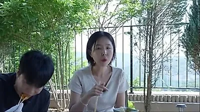 Shin Ji giảm cân đột ngột xuống 42kg chỉ sau một tháng kết hôn do căng thẳng