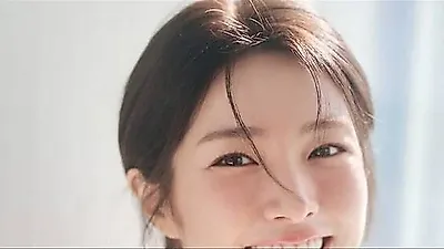 Cartoonist Yoon Seo-in sparks backlash defending actress Oh Ha-young