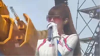 Choi Ye-na defies Waterbomb fashion norms with bold racing suit
