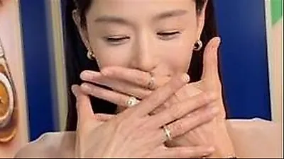 Jun Ji Hyun Turning 45: Age Revealed by Wrinkles on the Back of Her Hand