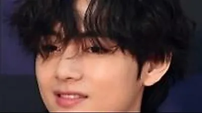 V (BTS) cổ vũ đồng đội quân ngũ trước tranh cãi tiết lộ quá nhiều chuyện đời tư