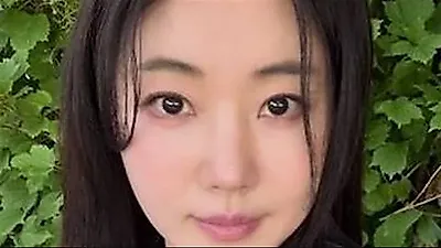 キム・サラン、マンション差し押さえ報道もNY地下鉄で悠然と―48歳とは思えぬ美貌