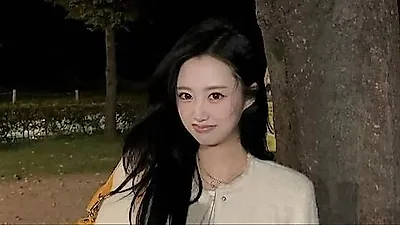 女優イ・サンアの娘ユン・ソジン、母親の全盛期を彷彿とさせる美貌を公開