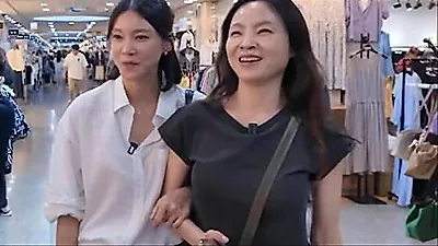 Cha Ye-ryun goes on a shopping spree with Wax