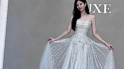 少女時代のソヒョン、圧巻のドレス姿を公開。結婚を予感させる美しさも