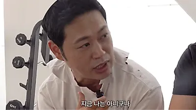 Yang Chi-seung在失去健身房后拍摄首个广告，重拾笑容