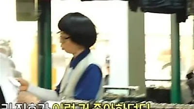 Yoo Jae Suk finds a T-shirt his son would love