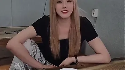 Singer Seola regains youthful charm after 8kg weight loss