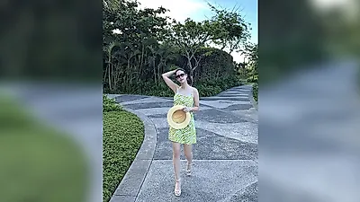 Kyung Su-jin Shows Off Her Charms in a Bikini During Vietnam Vacation