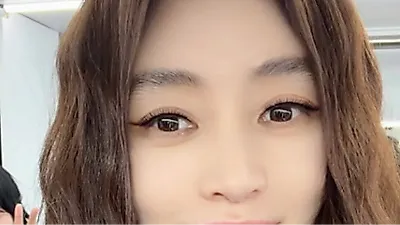 Kim Hye-soo stuns in micro-mini look, proving age is just a number
