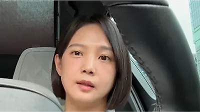 Who told Yoon Seung-ah to show 'at least some decency' regarding her bare-faced outings?
