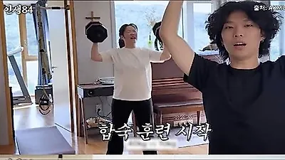 AKMU's Lee Suhyun reveals grueling training with Lee Chan-hyuk led to 30kg weight loss