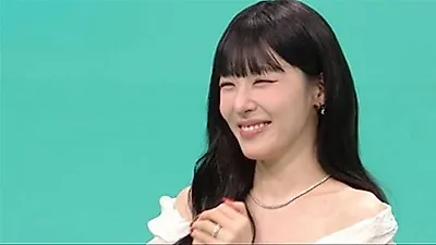 Tiffany Young học giải phẫu để tìm hiểu cấu trúc cơ thể