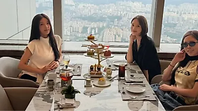 Yubin treats Chae Ri Na and Ayumi to luxury tea before chicken soup