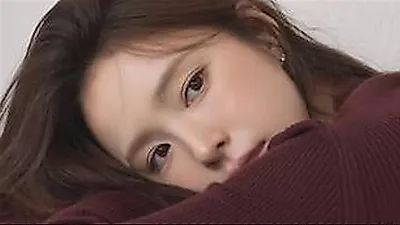 Shin Se Kyung showcases elegant autumn beauty in new campaign