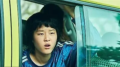 Lee Yeon transforms from 'IU's secretary' to hot-tempered wrestler in 'The Journey to Gyeong-ju'